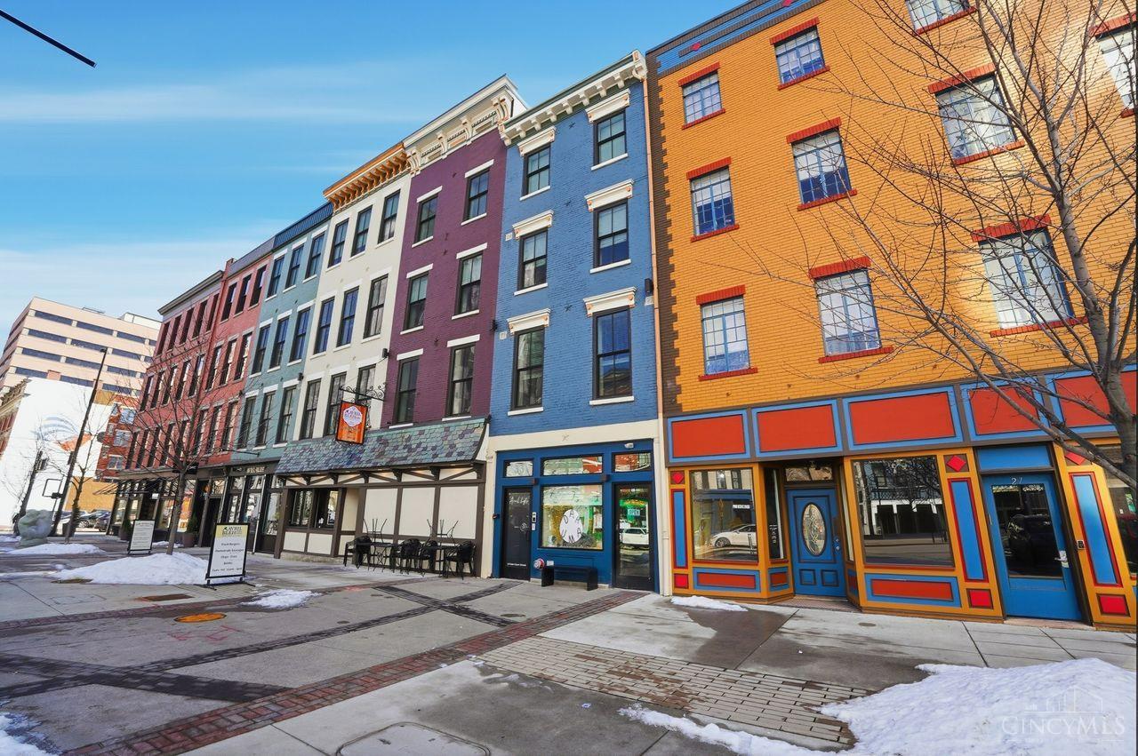 33 E Court Street 403