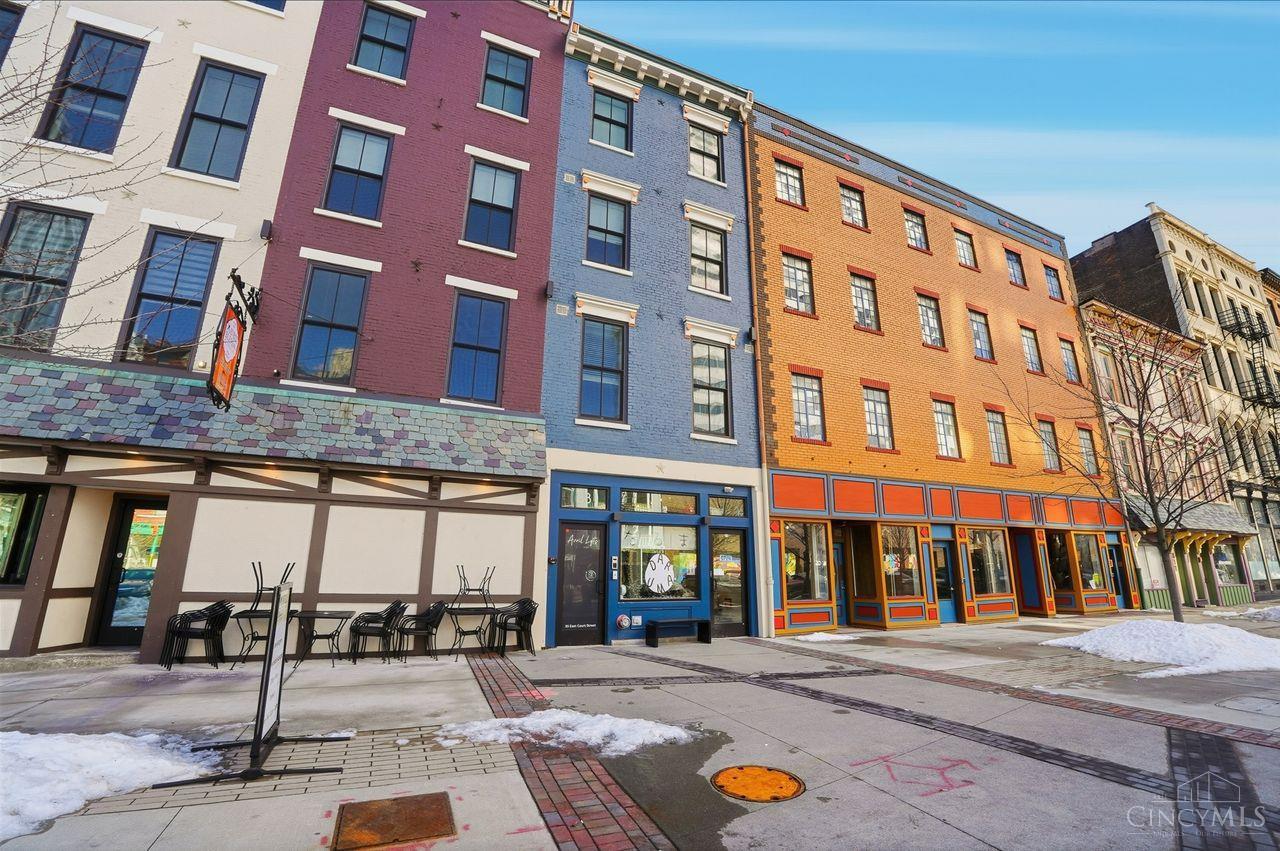 33 E Court Street 403