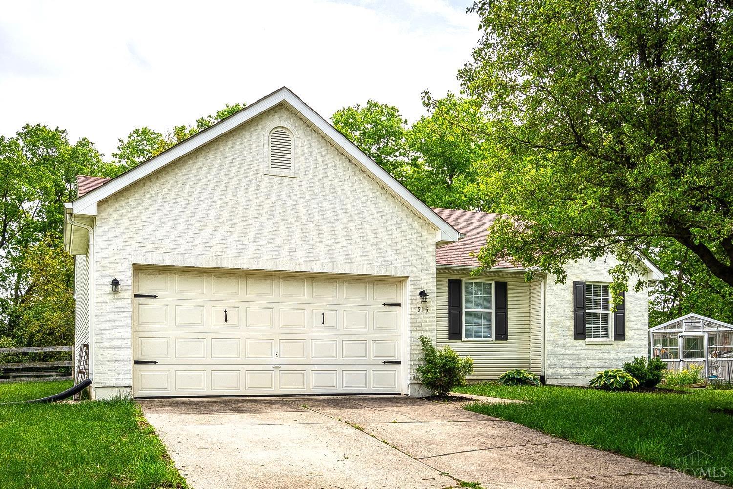 515 Meadowview Place, Trenton, Ohio image 3