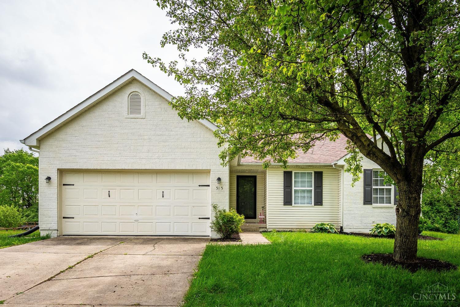 515 Meadowview Place, Trenton, Ohio image 1