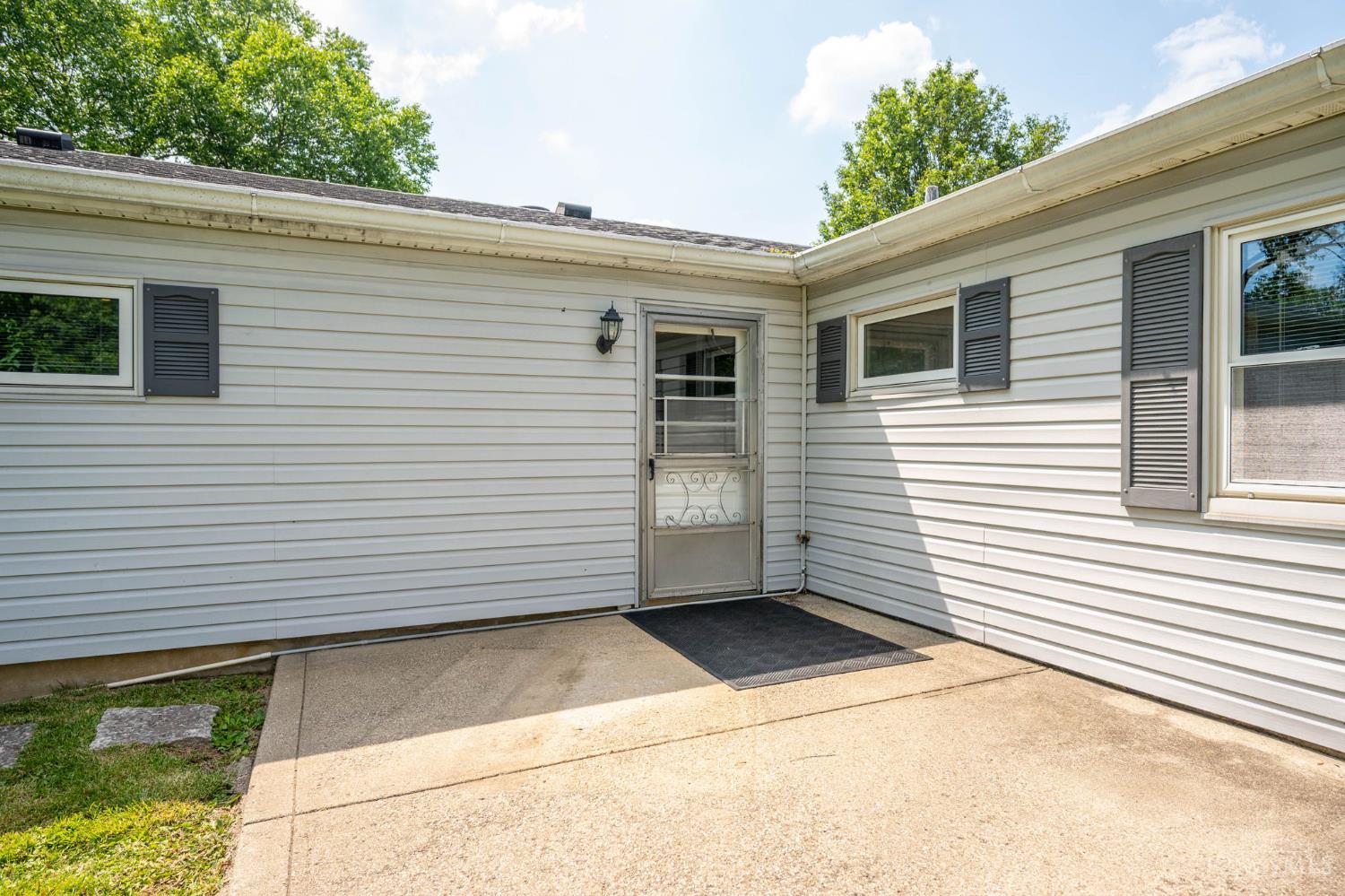 3359 Ainsworth Drive, Colerain Twp, Ohio image 33
