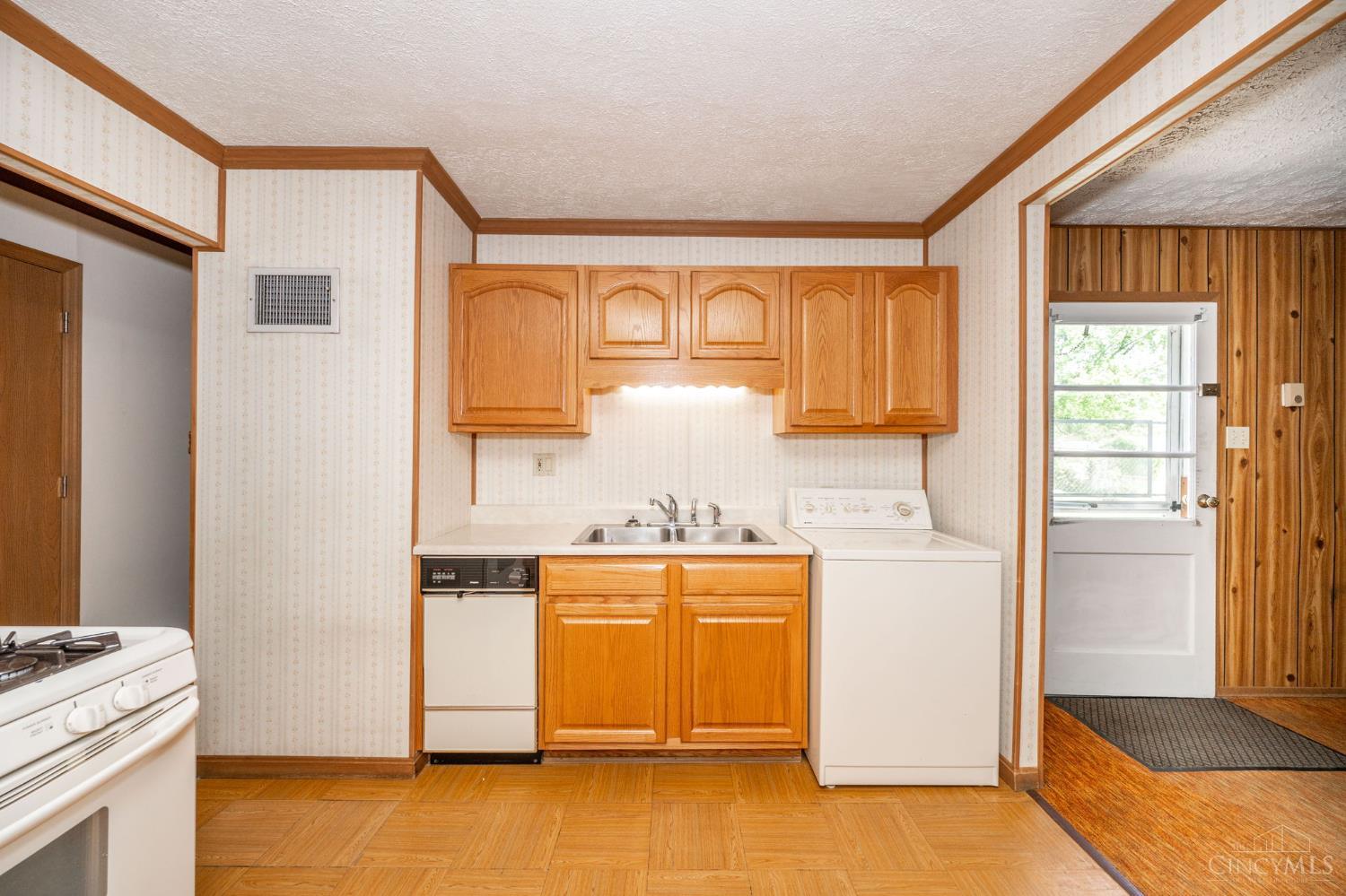 3359 Ainsworth Drive, Colerain Twp, Ohio image 15
