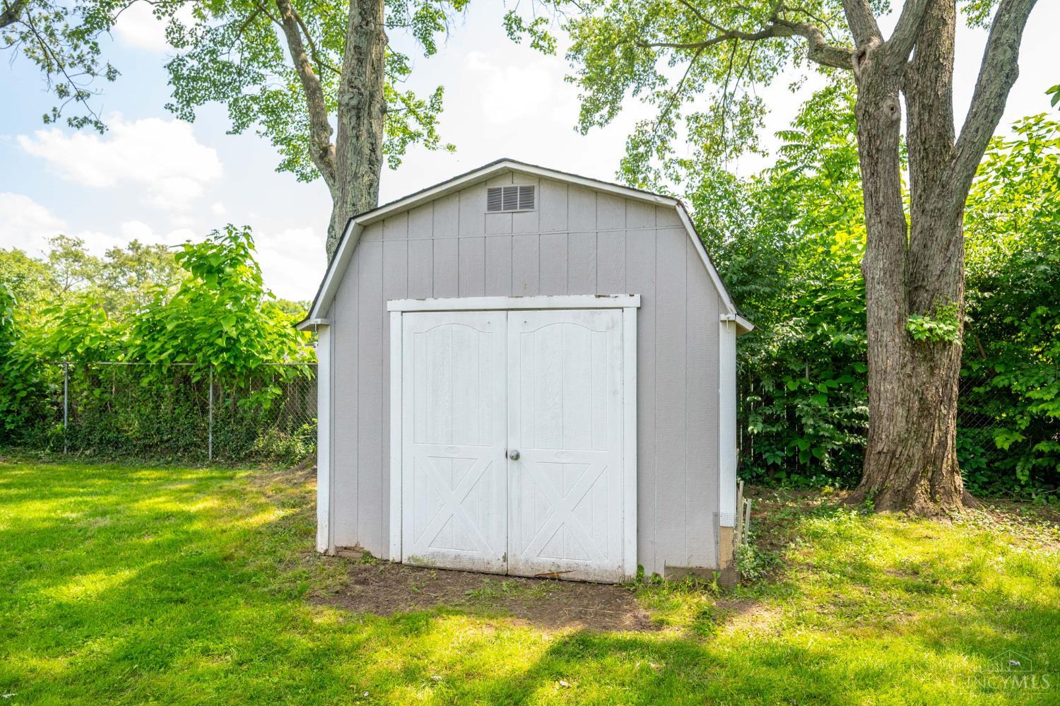 3359 Ainsworth Drive, Colerain Twp, Ohio image 37