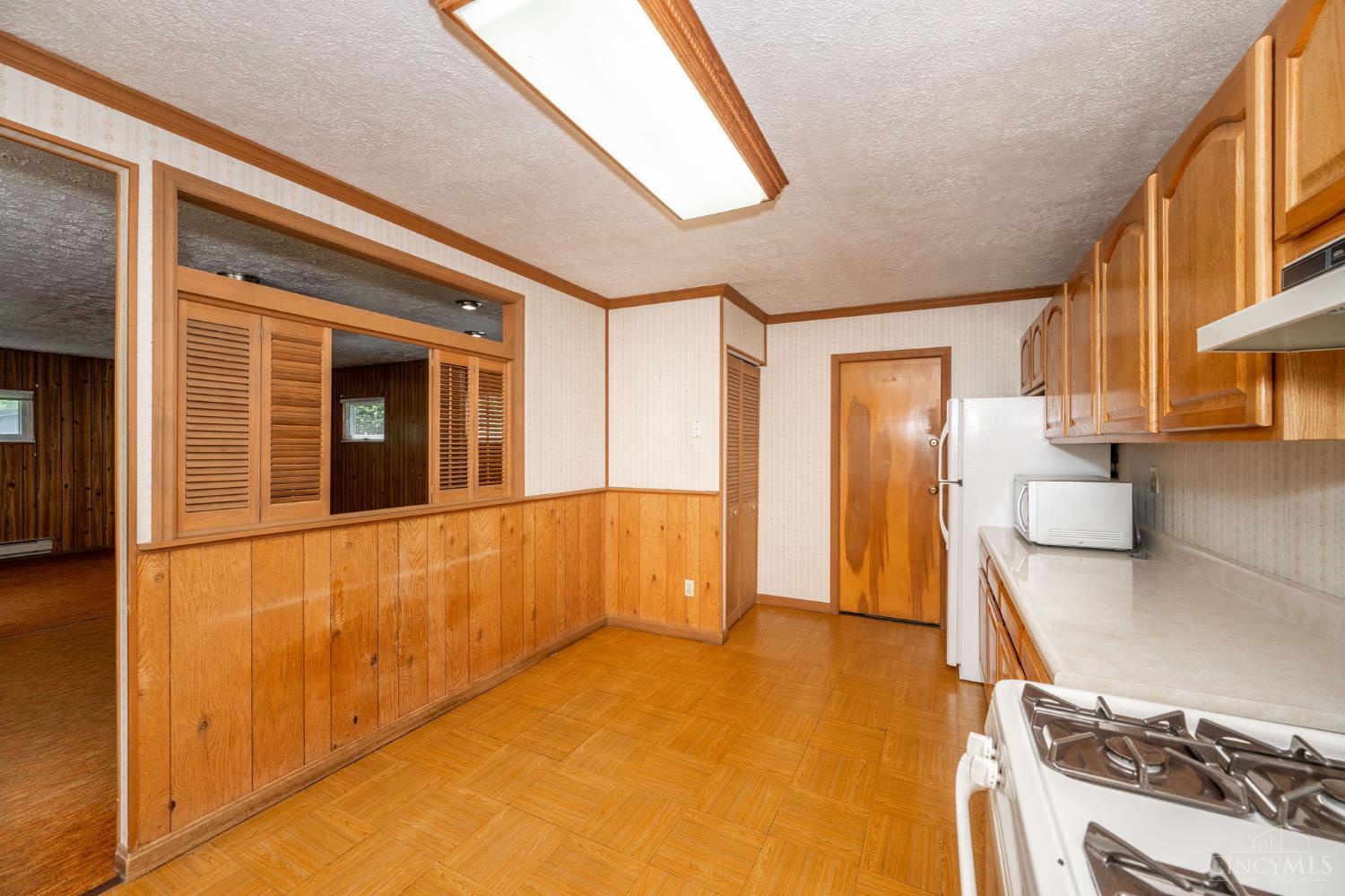 3359 Ainsworth Drive, Colerain Twp, Ohio image 18