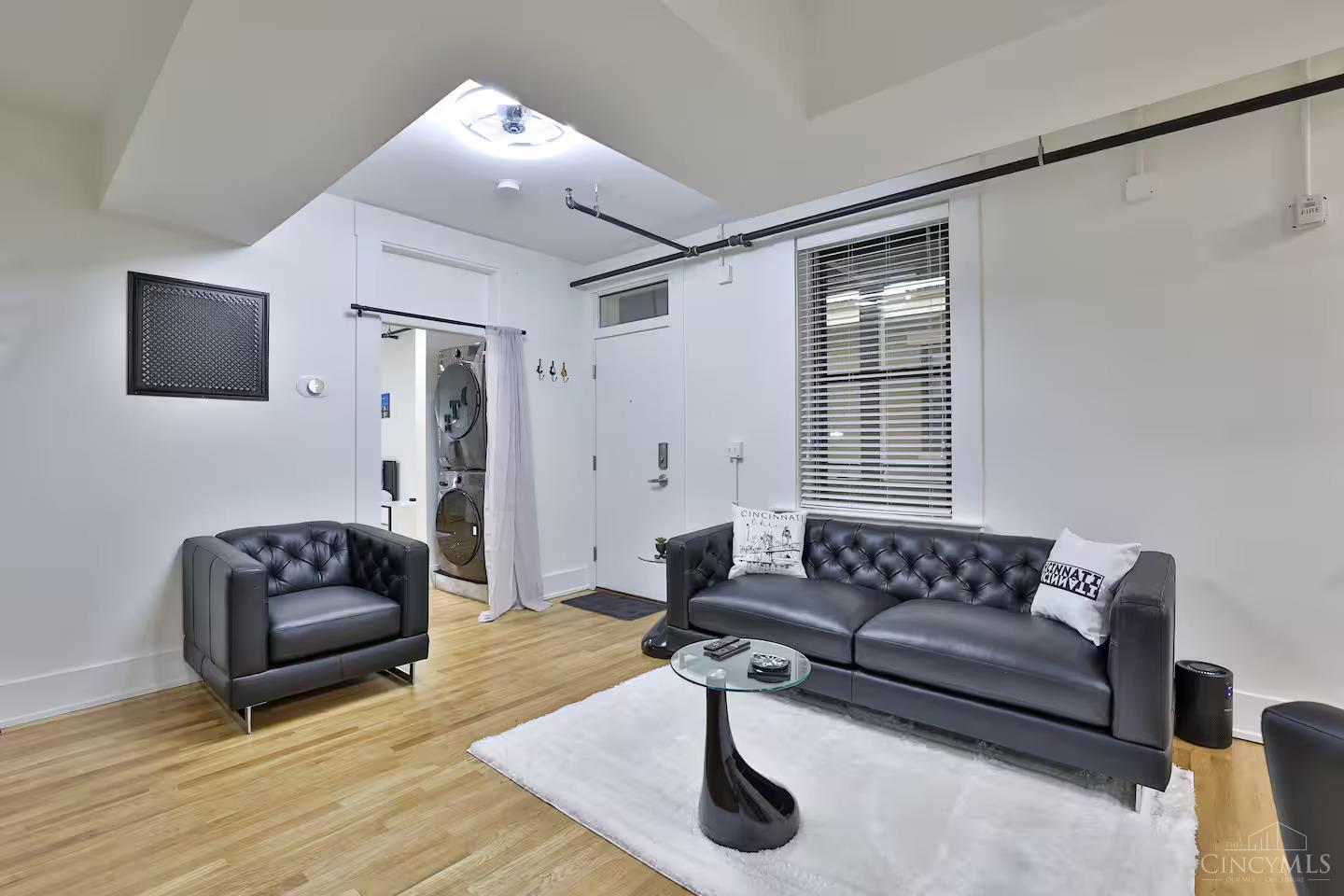 1407 Vine Street 203