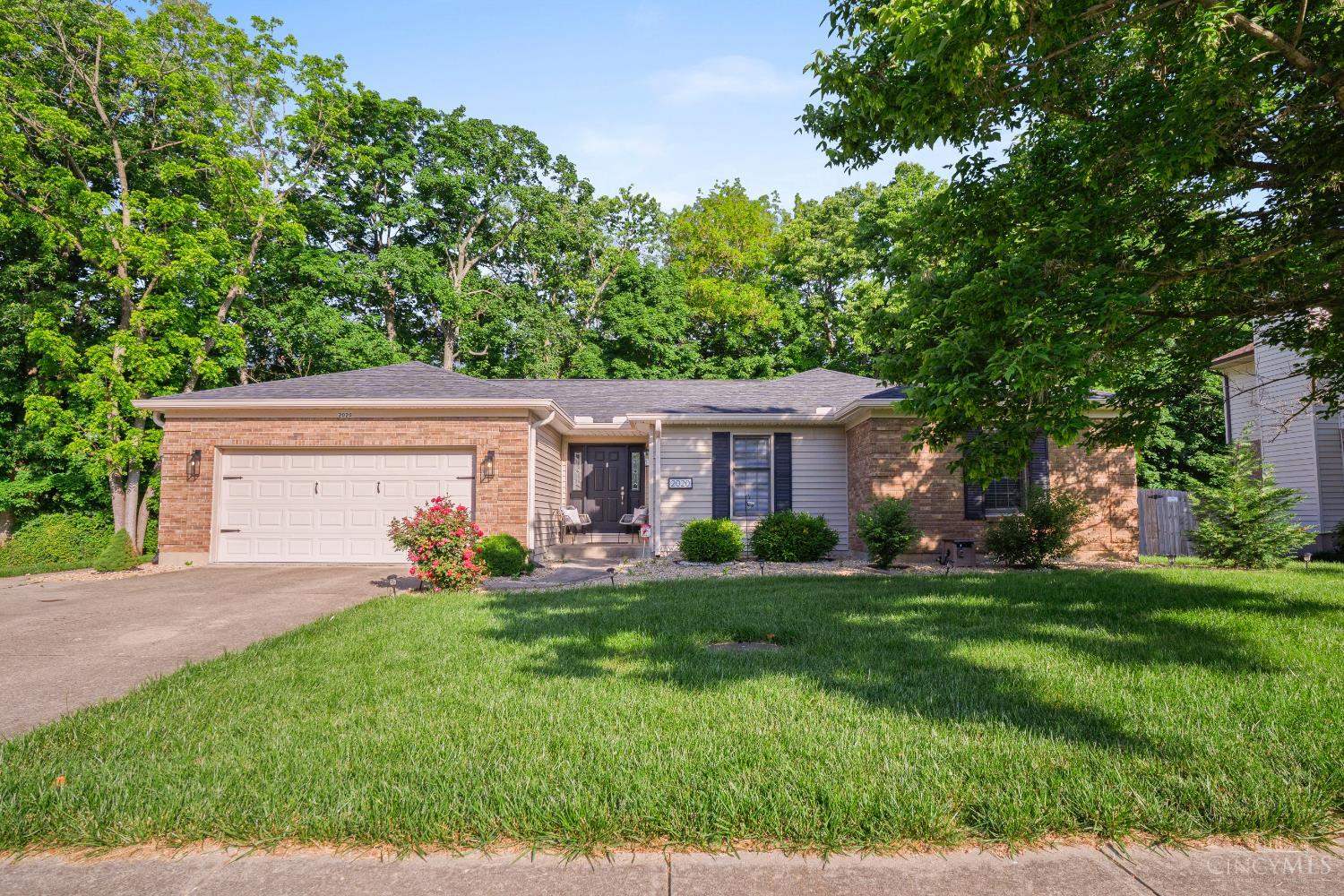 2020 Woodcreek Drive, Fairfield, Ohio image 1