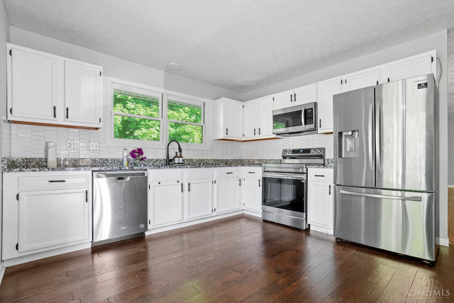 2020 Woodcreek Drive, Fairfield, Ohio image 9