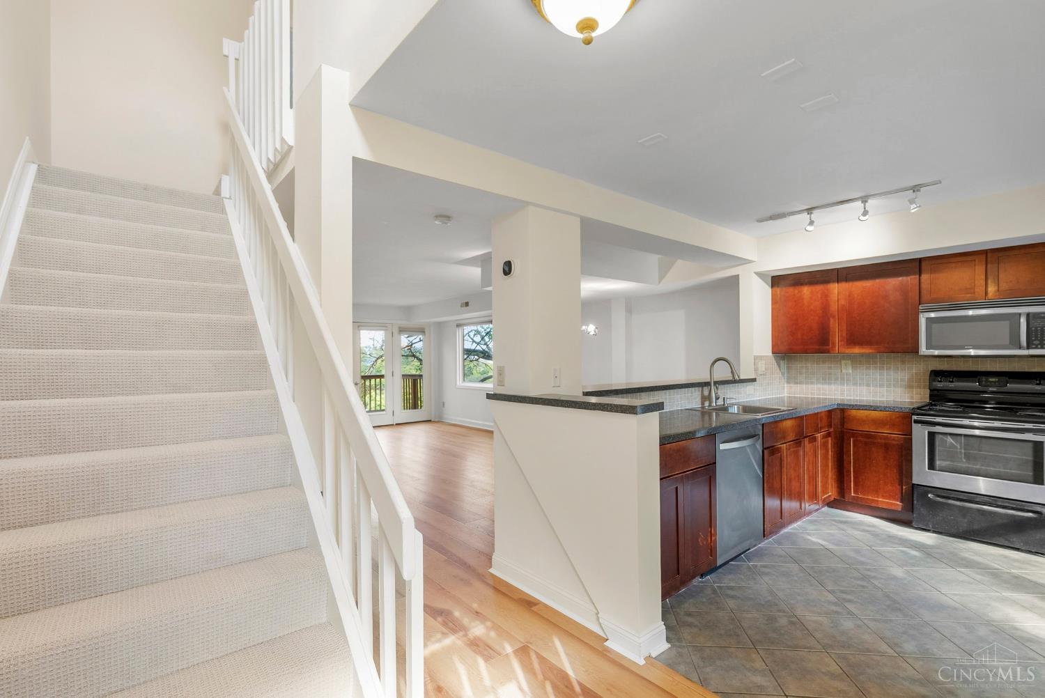 927 Auburnview Drive