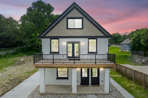 Photo of 817 Hawthorne Avenue #A, Cincinnati, OH 45205 (MLS # 1870292)