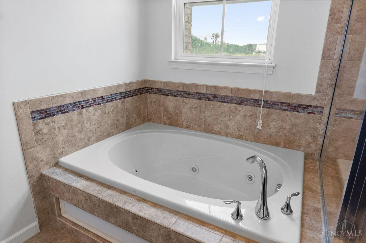 6162 Village Center Avenue, West Chester, Ohio image 32