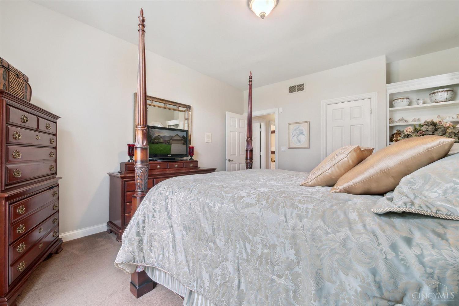 3456 Surrey Lane, Mason, Ohio image 32