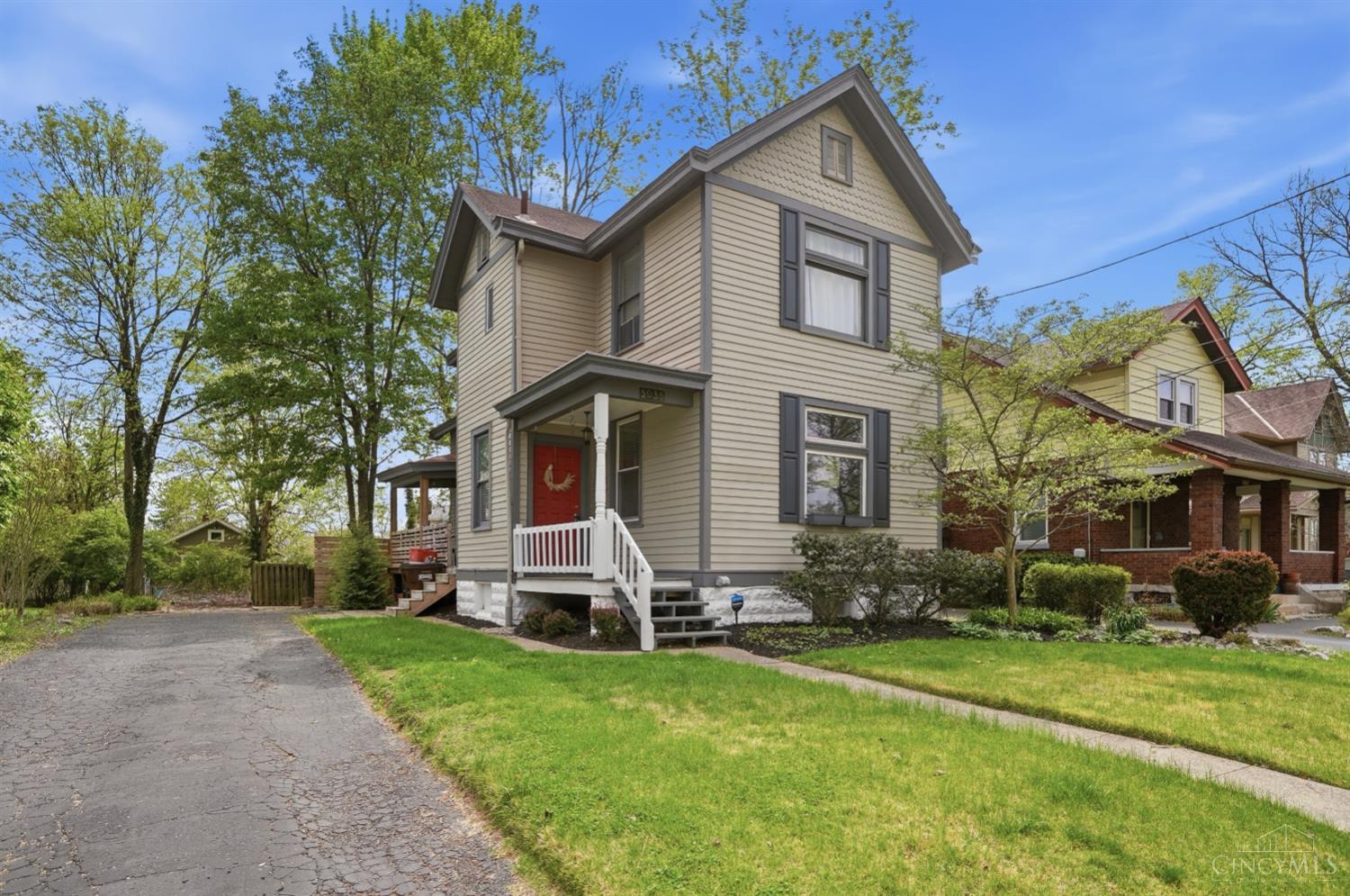 3935 St James Avenue