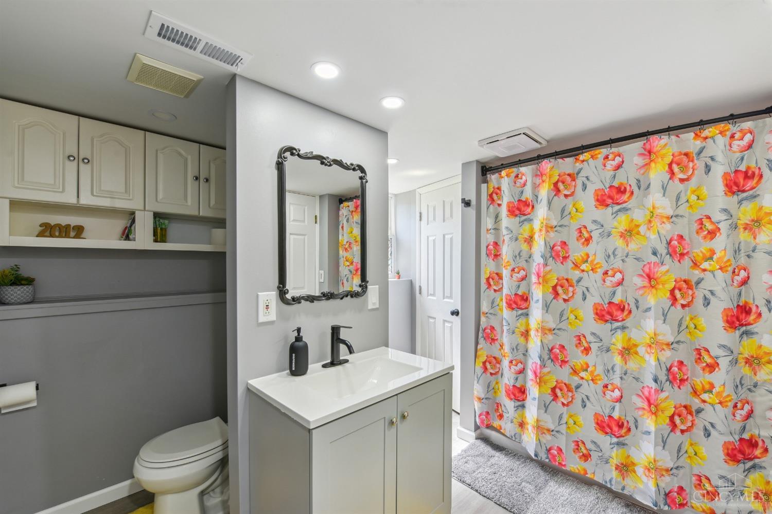 12158 Glencrest Court, Colerain Twp, Ohio image 28