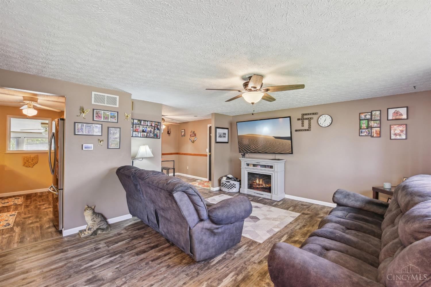 12158 Glencrest Court, Colerain Twp, Ohio image 2