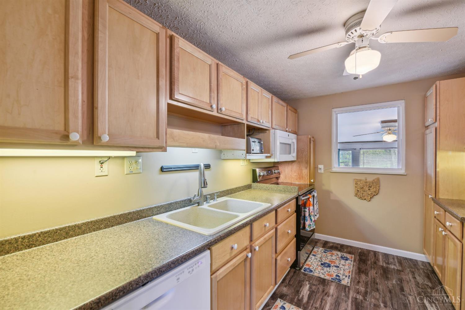 12158 Glencrest Court, Colerain Twp, Ohio image 10