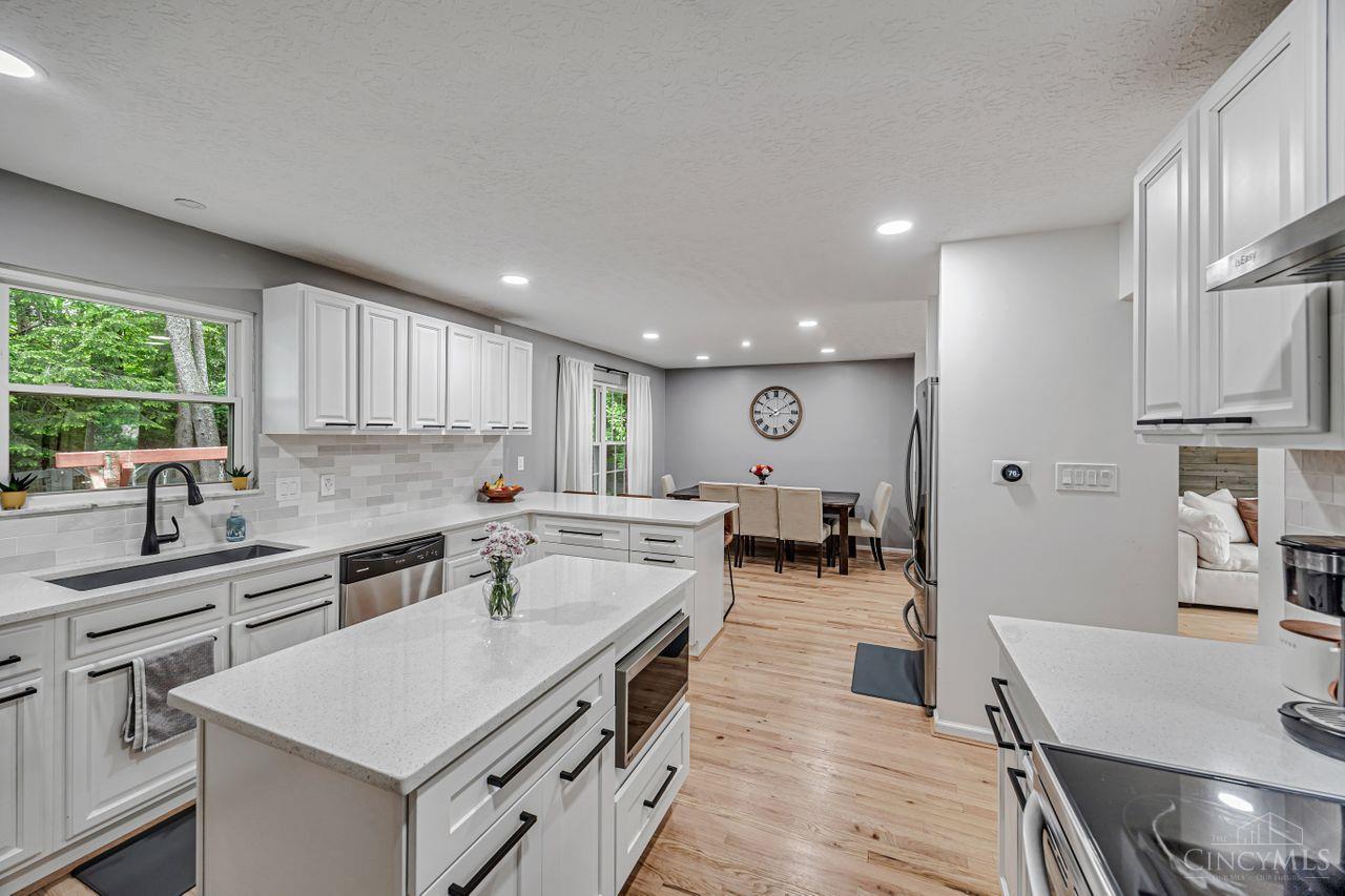 5653 Highland Terrace Drive, Miami Twp, Ohio image 18
