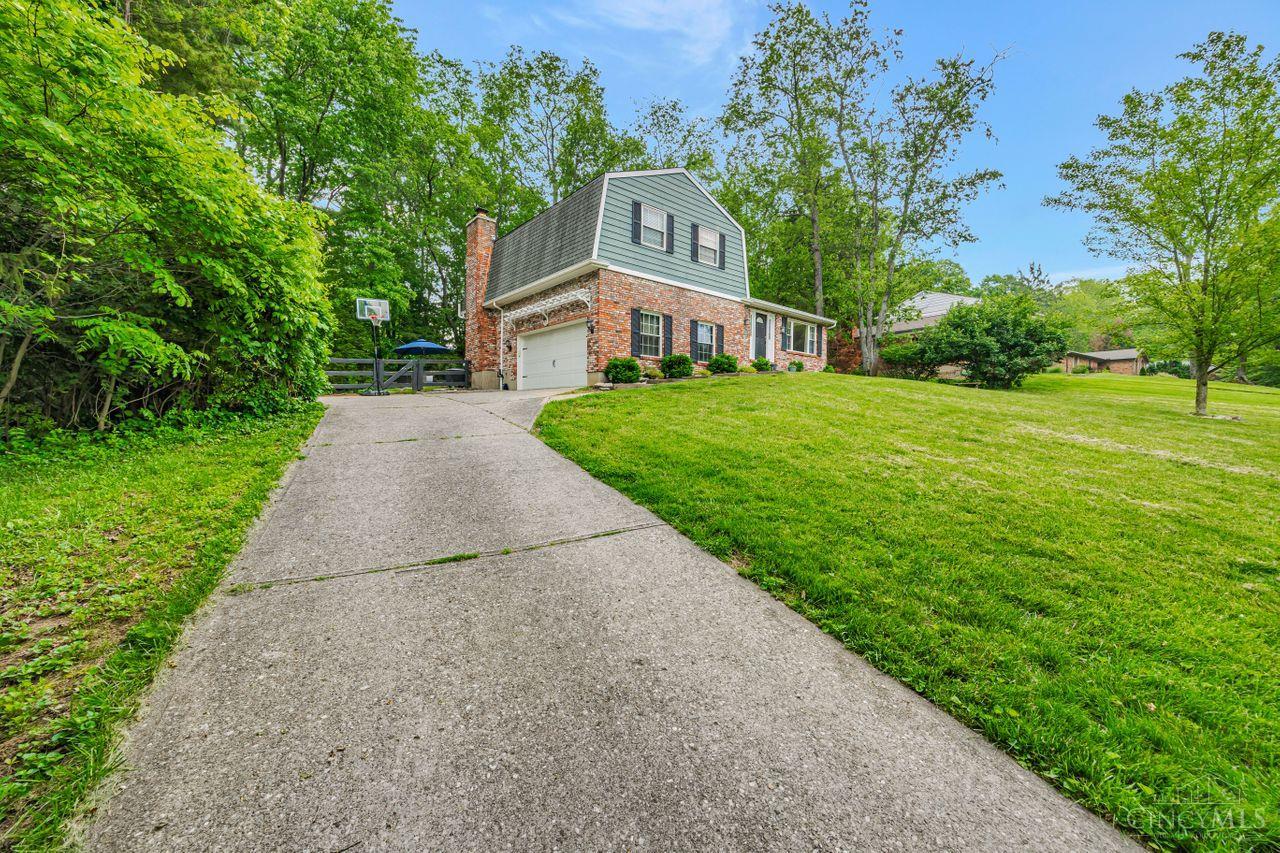 5653 Highland Terrace Drive, Miami Twp, Ohio image 3