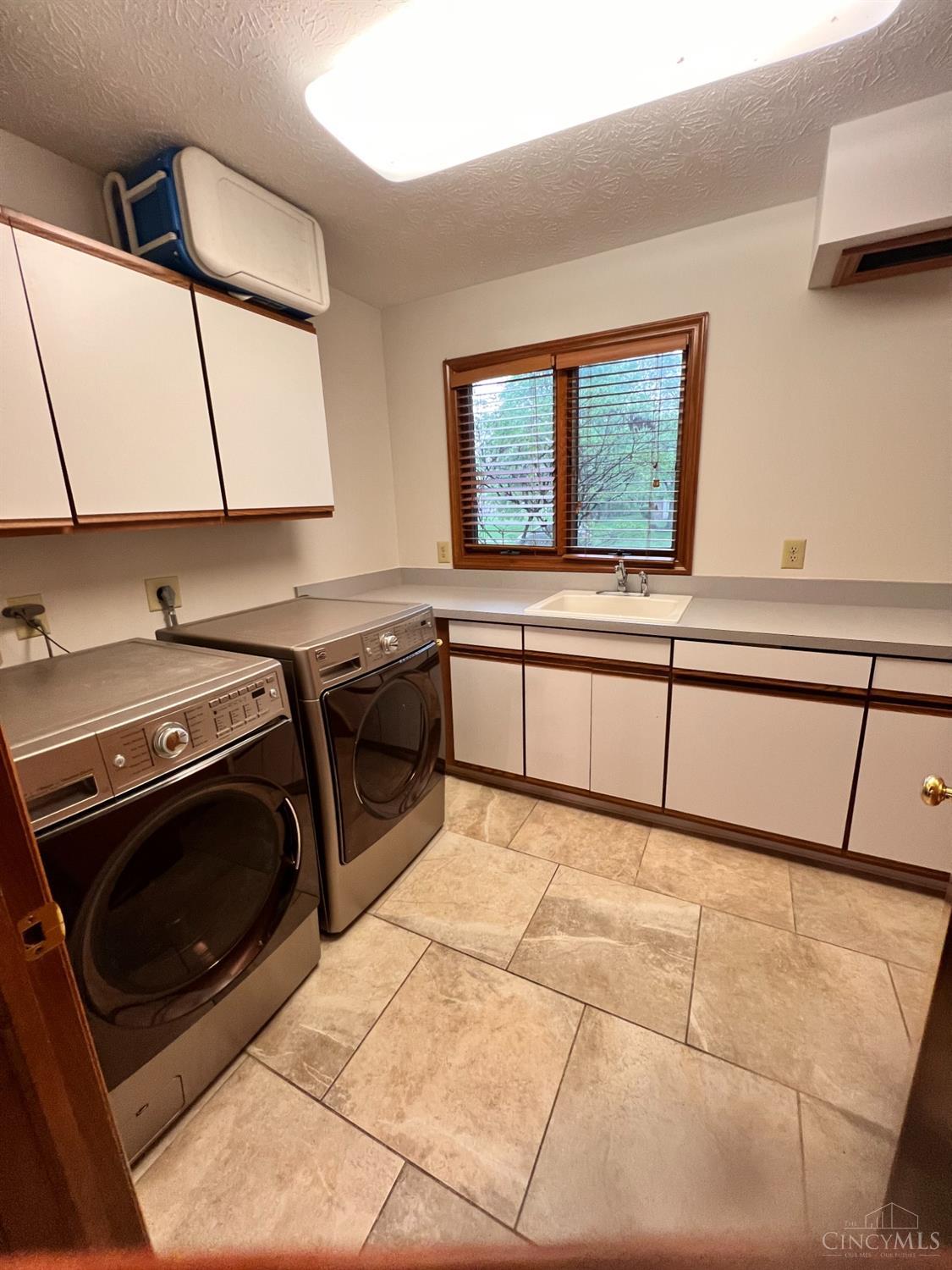 1009 Highpoint Drive, Clearcreek Twp., Ohio image 17