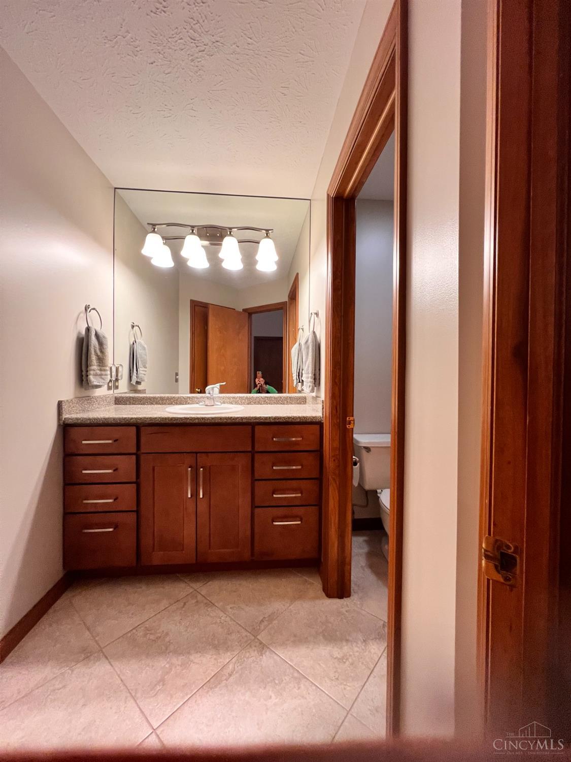 1009 Highpoint Drive, Clearcreek Twp., Ohio image 14