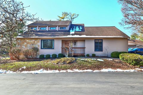 Photo of 60 Carpenters Ridge Rdg, Blue Ash, OH 45241 (MLS # 1863808)