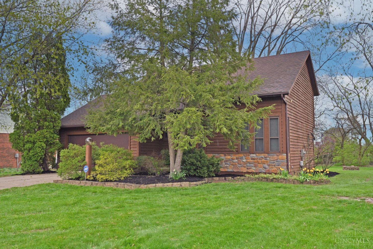 7606 Rolling Meadows Drive, West Chester, Ohio image 1
