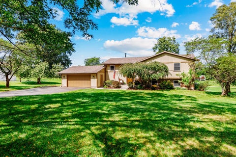 Photo of 67 Lakeview Place, Wilmington, OH 45177 (MLS # 1894088)