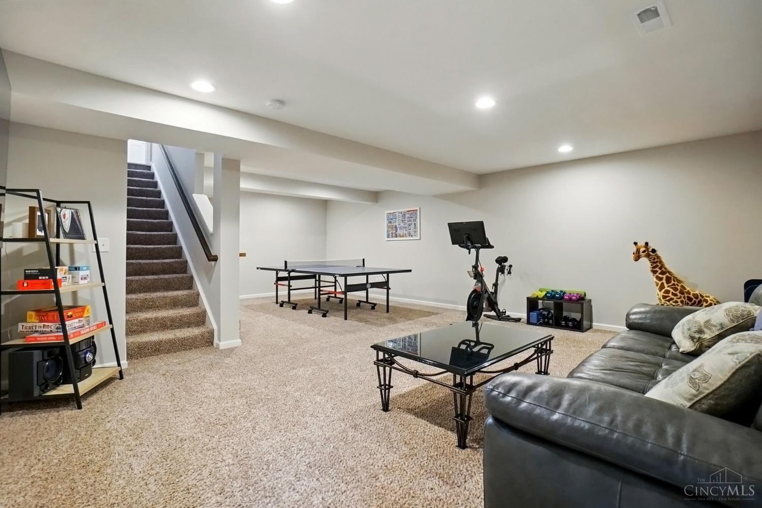 8019 Valley Crossing Drive, Colerain Twp, Ohio image 35
