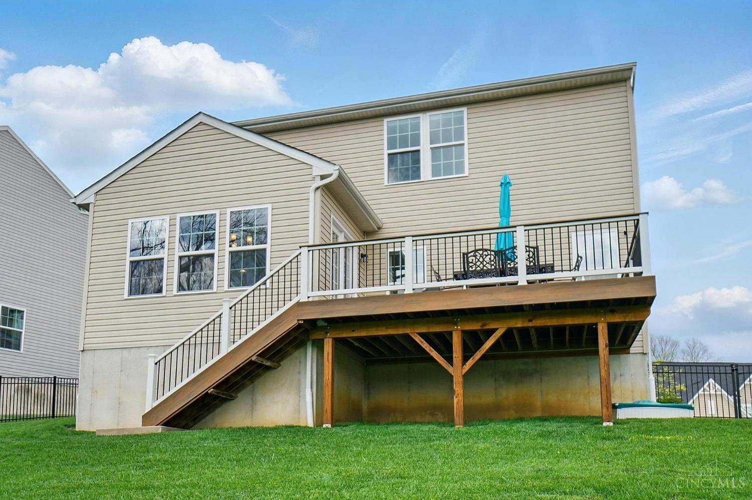 8019 Valley Crossing Drive, Colerain Twp, Ohio image 44
