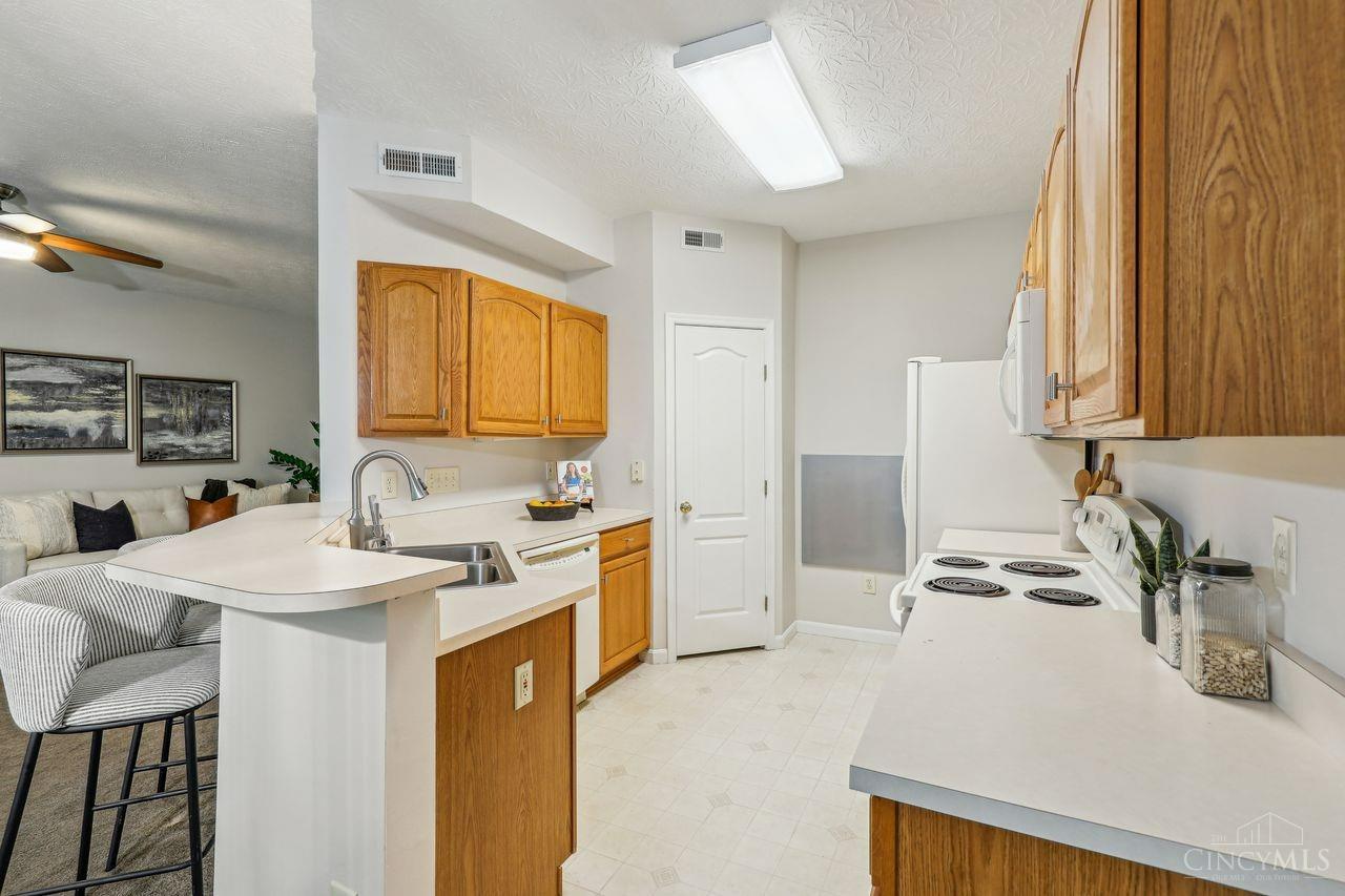 4273 Fontenay Drive, Mason, Ohio image 12