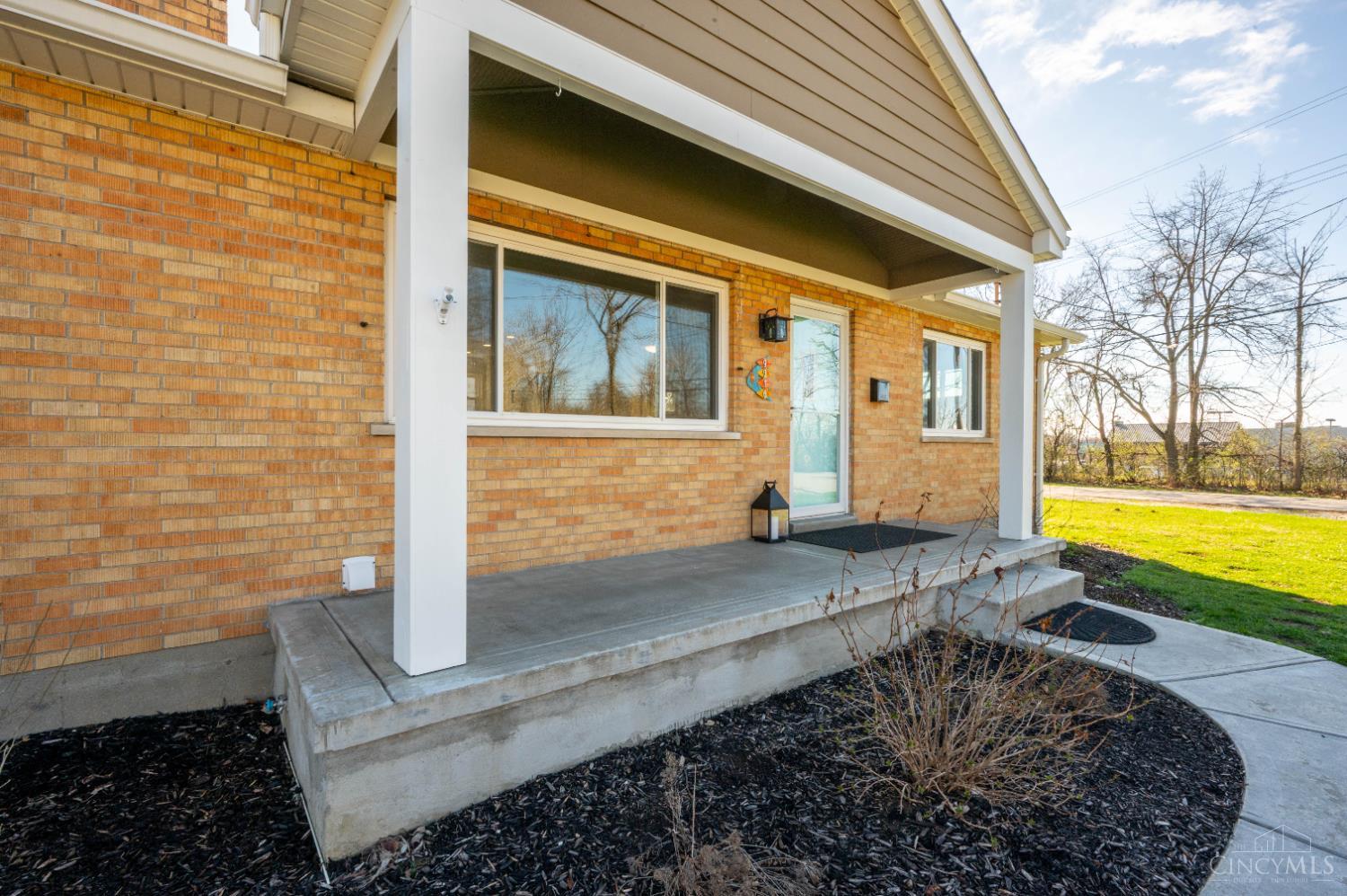 9216 Grandview Avenue