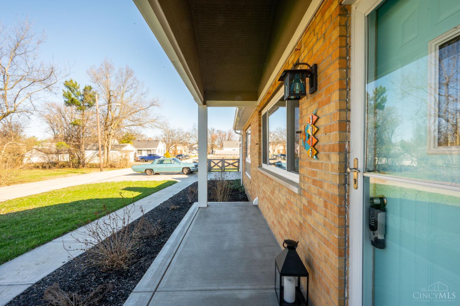 9216 Grandview Avenue