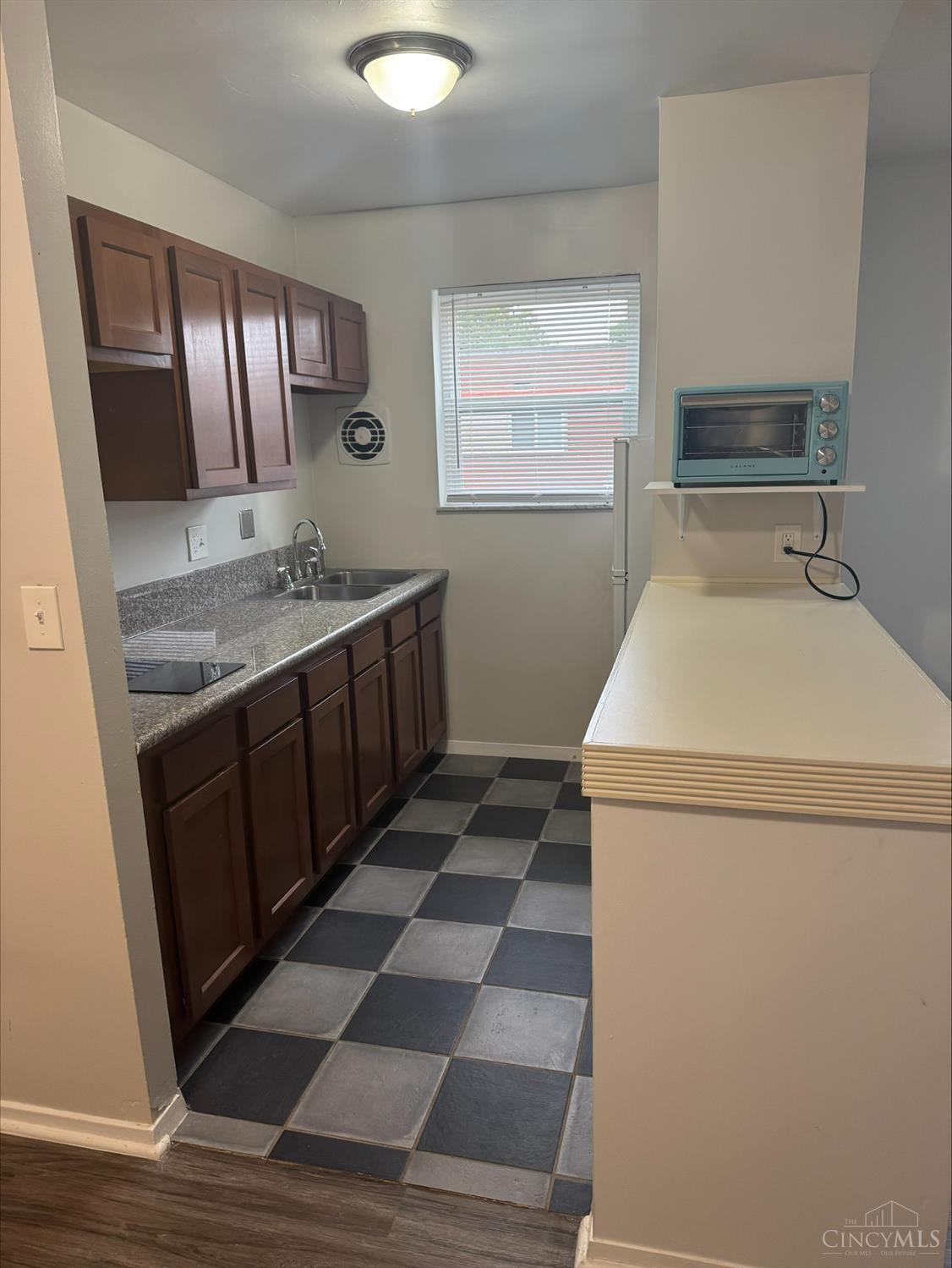 Cincinnati, Ohio 45229, United States, 1 Bedroom Bedrooms, ,1 BathroomBathrooms,Residential,Active,211011