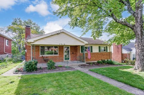 Photo of 7218 Longfield Drive, Cincinnati, OH 45243 (MLS # 1867606)