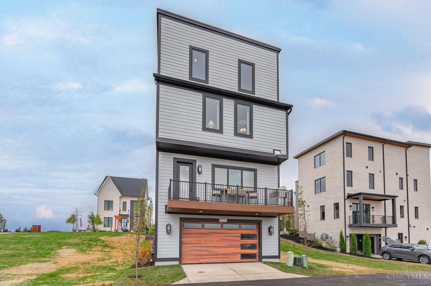 2926 Three Oaks Lane