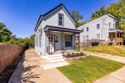 Photo of 1617 Dewey Avenue, Cincinnati, OH 45205 (MLS # 1854650)