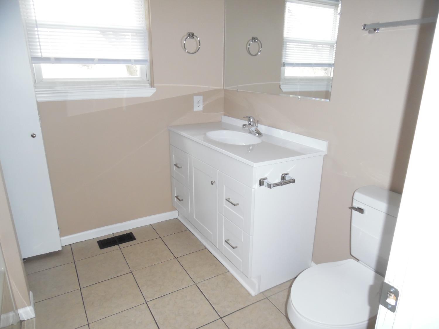 1814 Waynebrook Drive, Middletown, Ohio image 15
