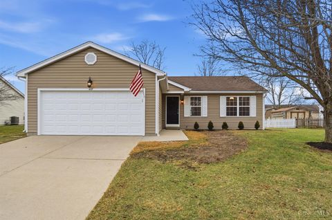 Photo of 437 Crossbow Drive, Maineville, OH 45039 (MLS # 1864902)