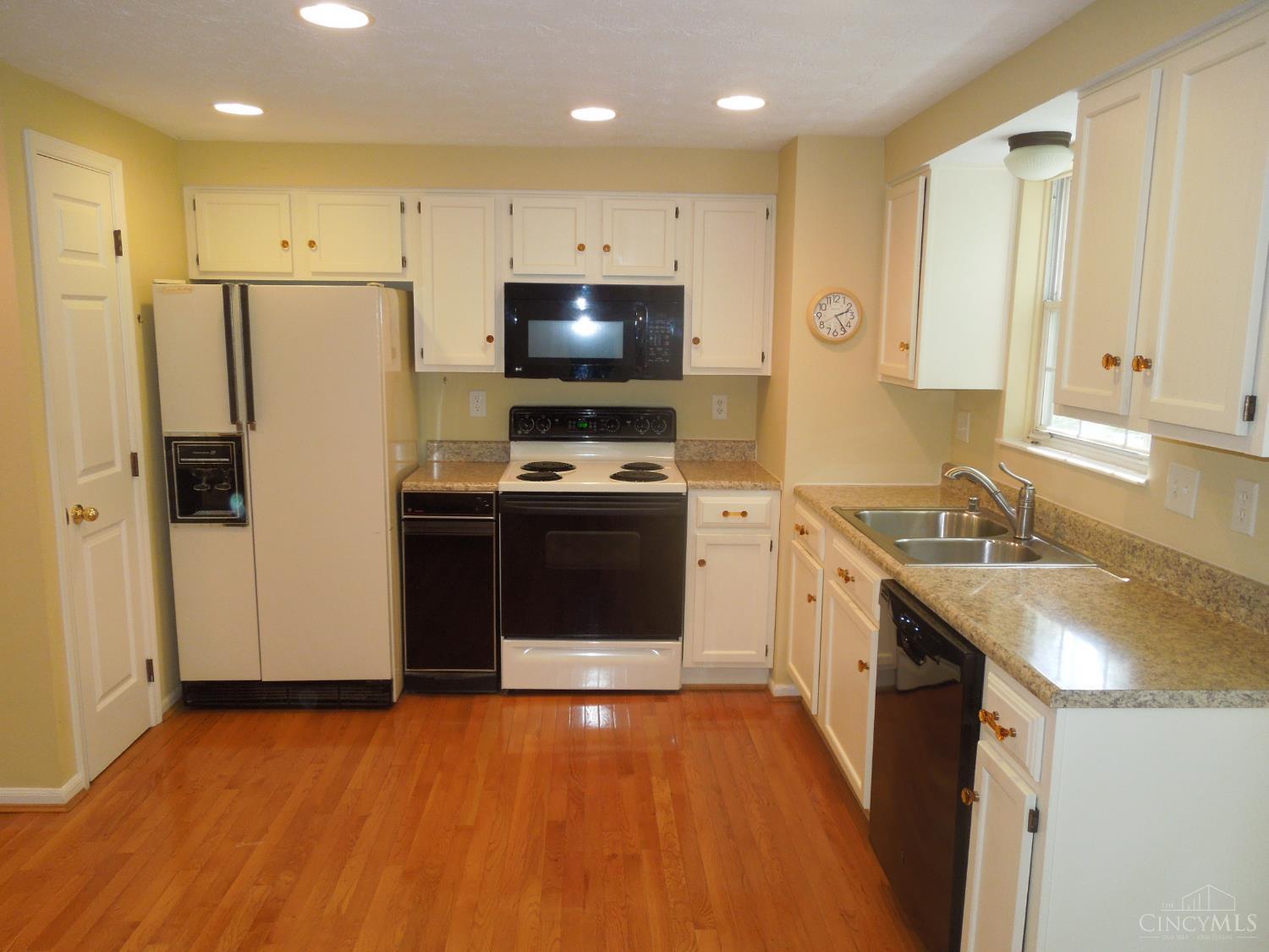 10817 Lakehurst Court