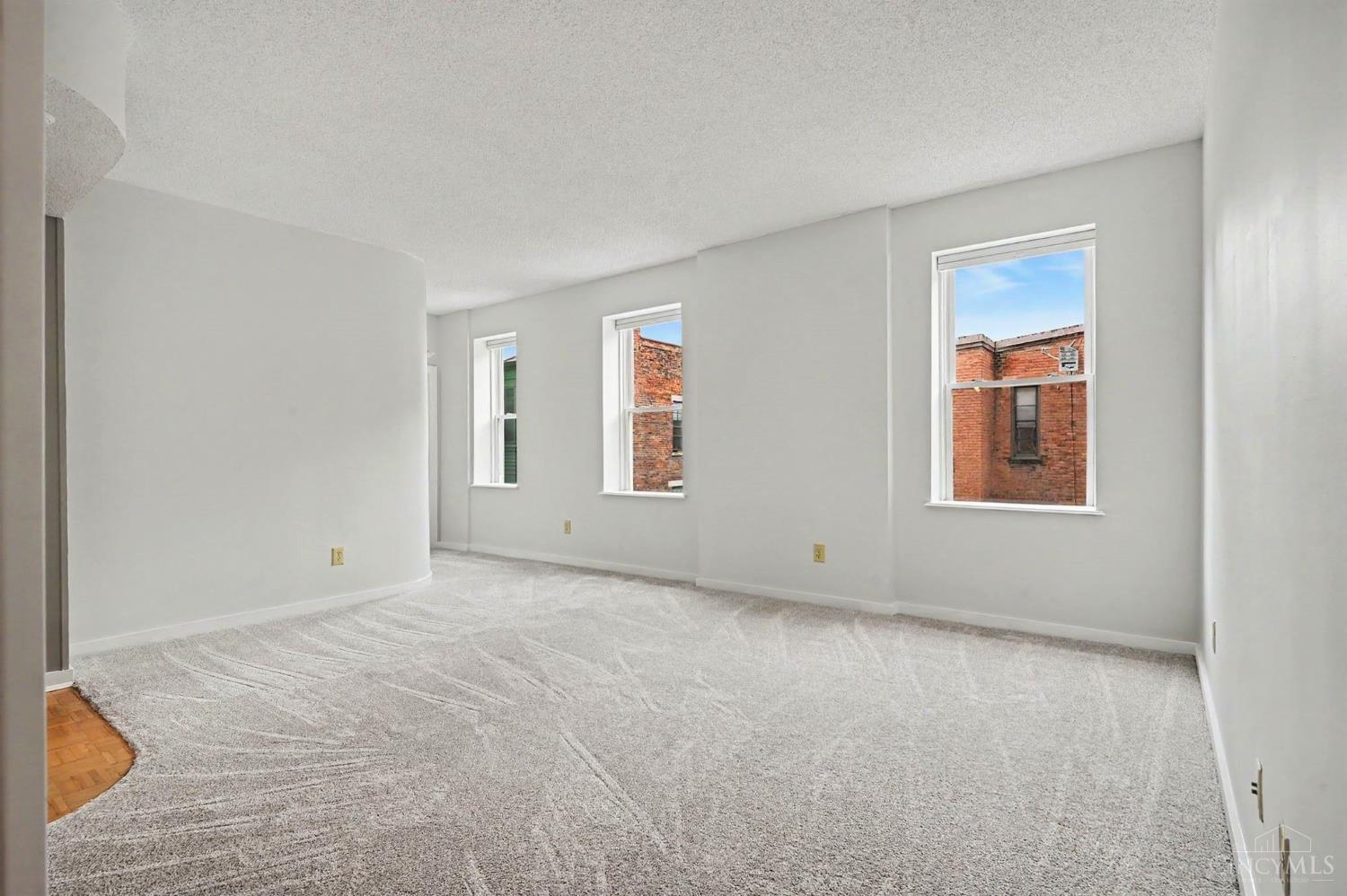 427 Hopkins Street 5