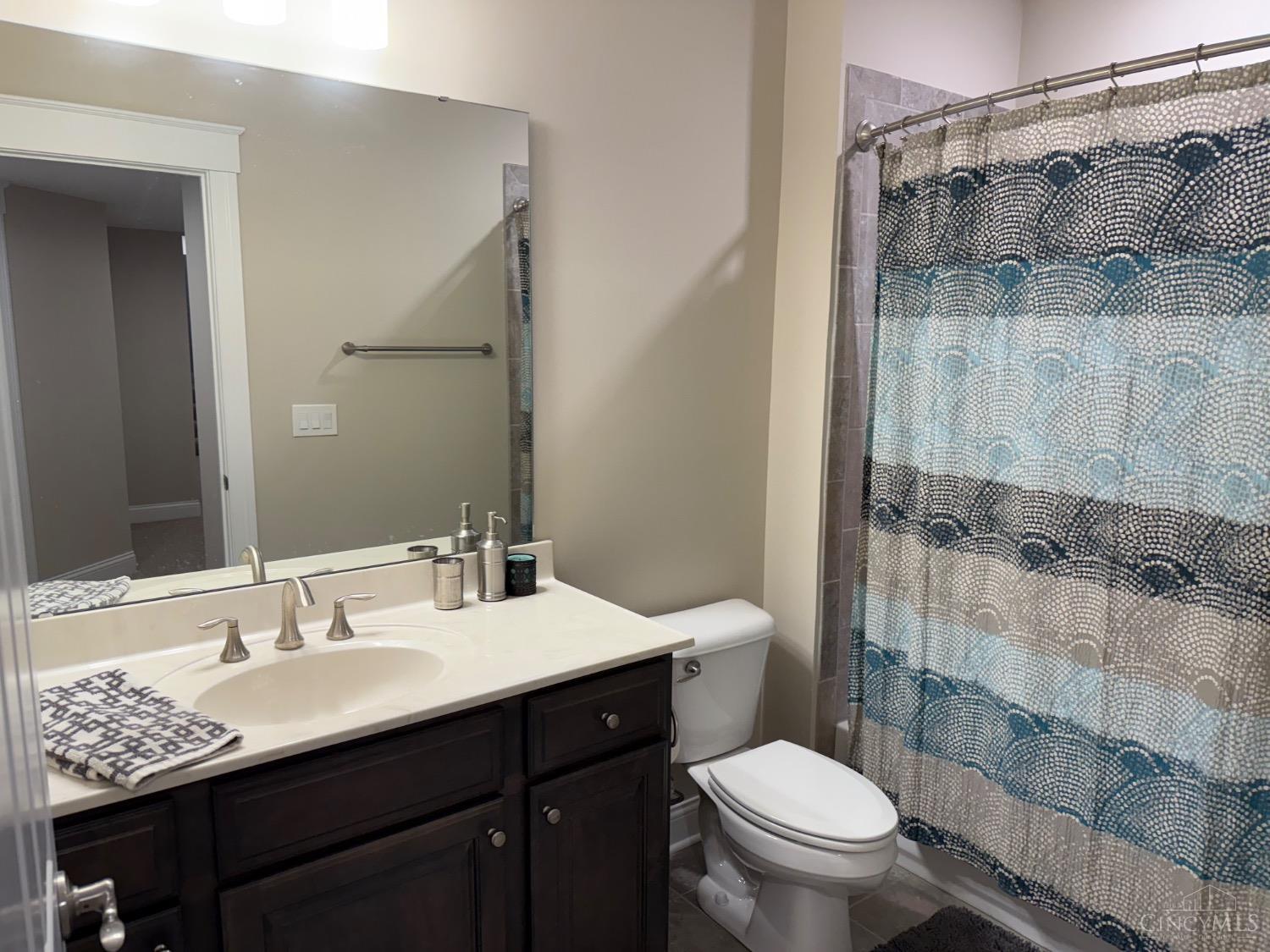 10507 Retreat Walk, Blue Ash, Ohio image 28