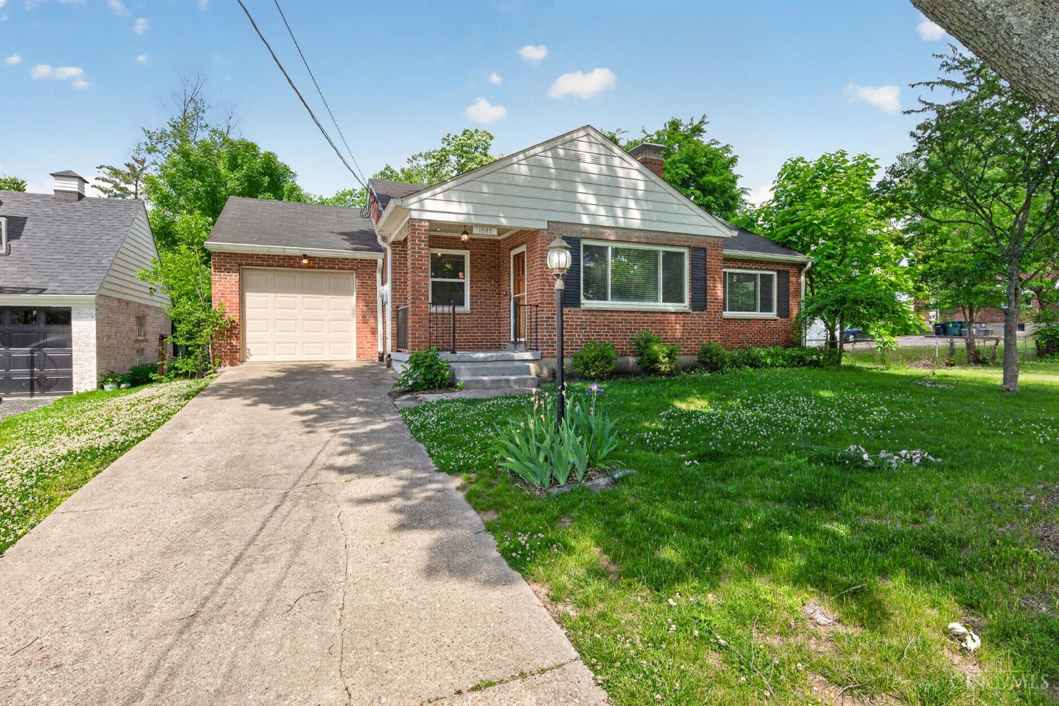 1647 Dell Terrace