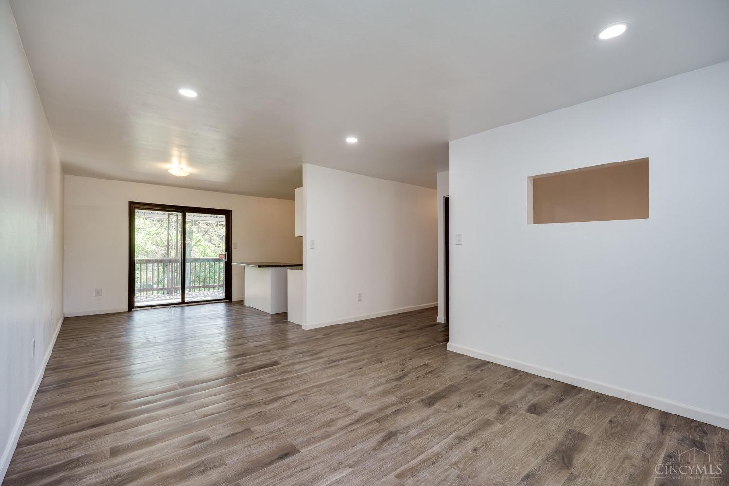 10098 Manistee Way, Colerain Twp, Ohio image 2