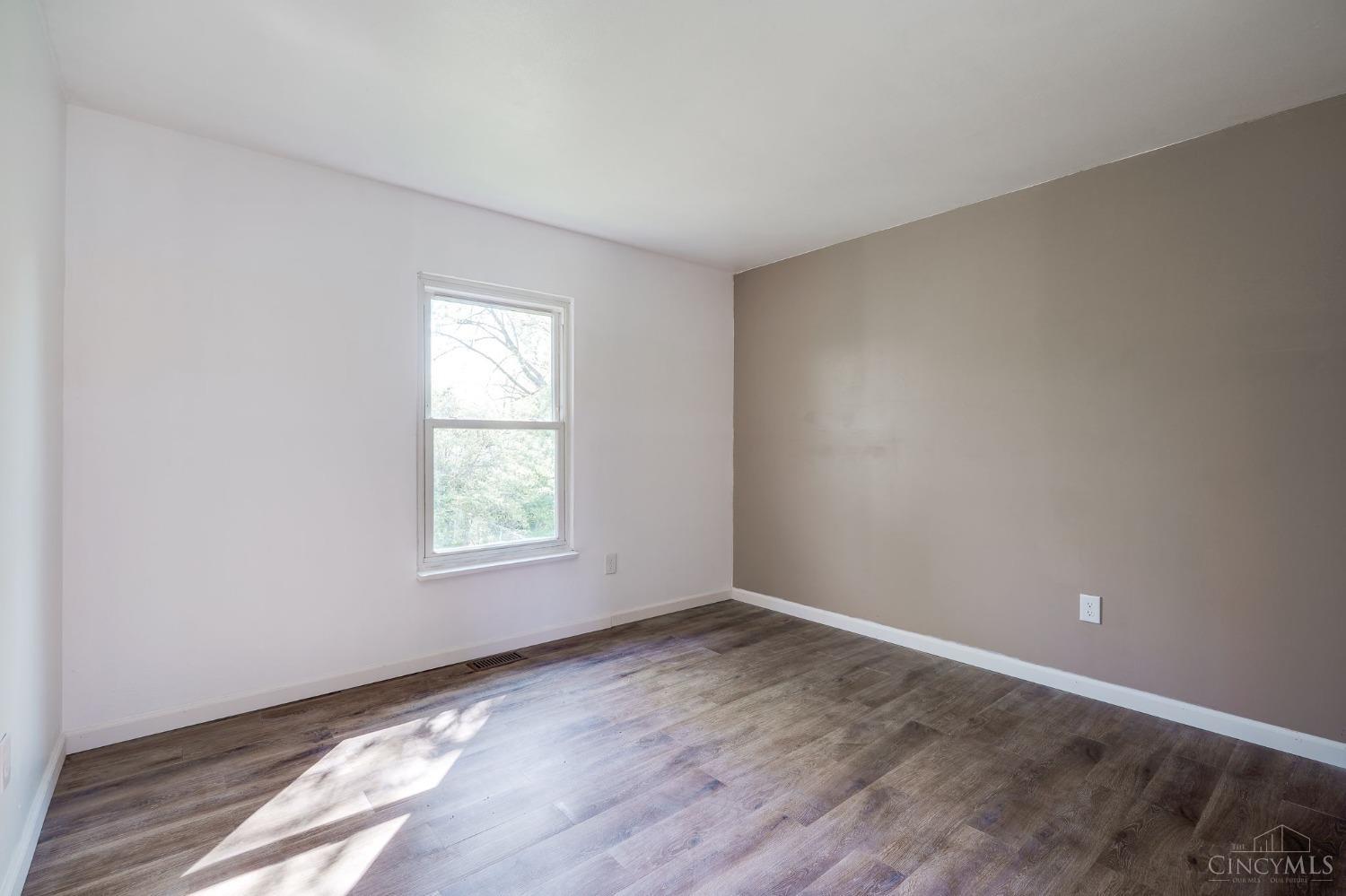 10098 Manistee Way, Colerain Twp, Ohio image 9