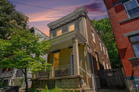 Photo of 2200 W Clifton Avenue, Cincinnati, OH 45219 (MLS # 1878449)