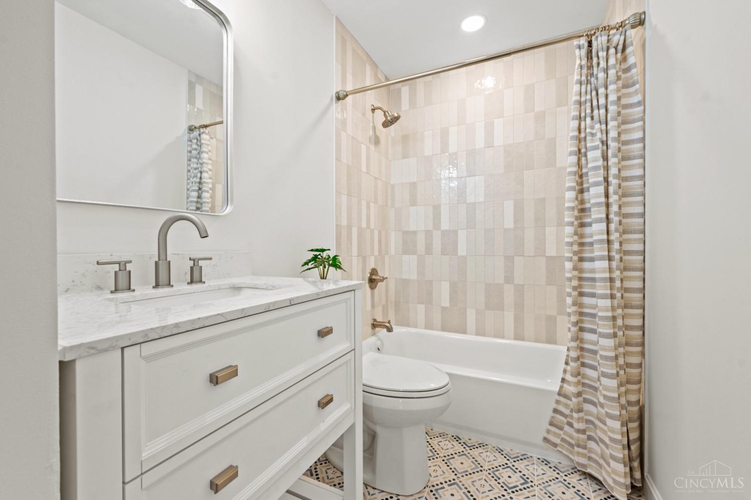 4658 Manorlake Drive, Mason, Ohio image 30