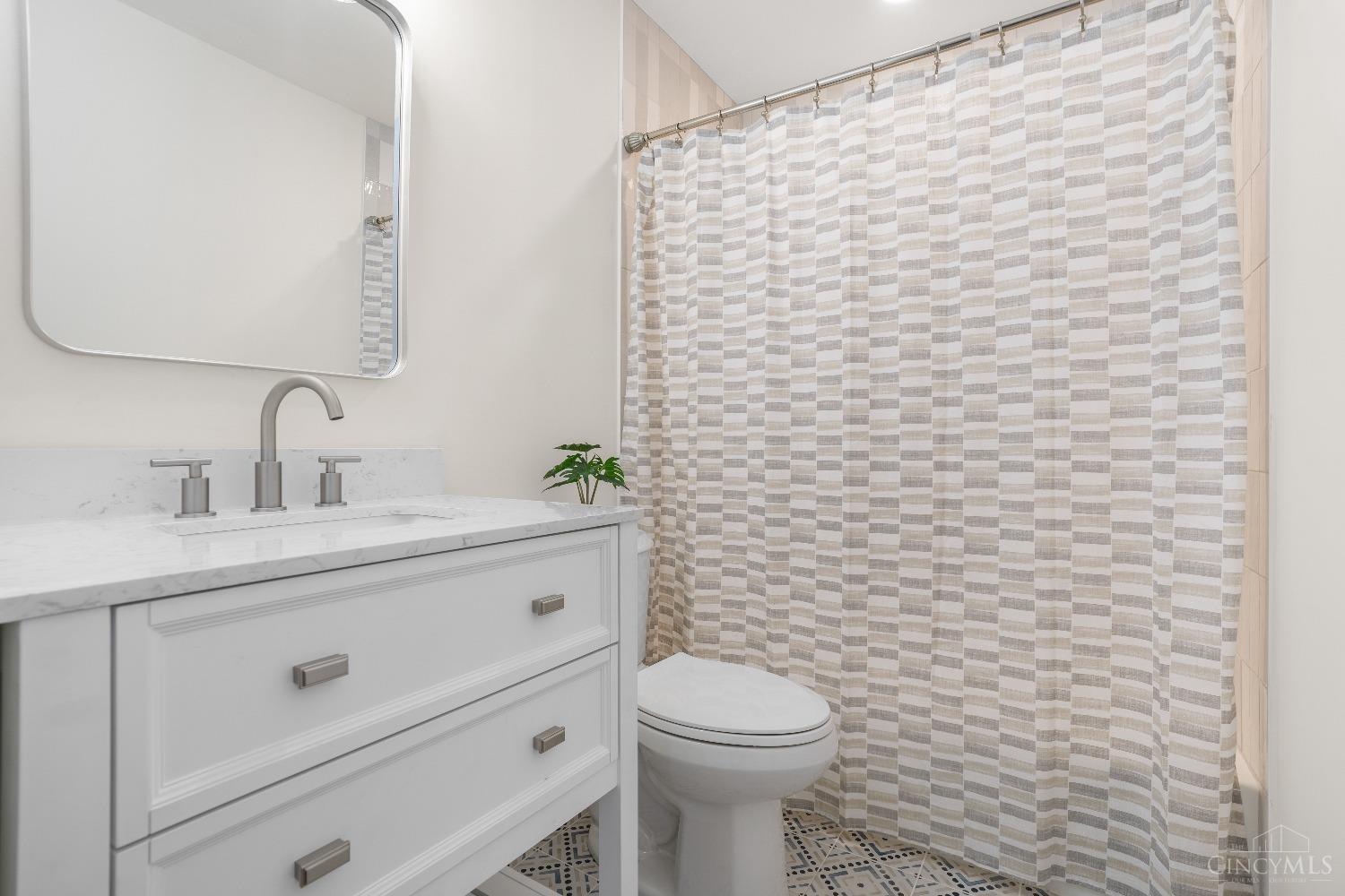 4658 Manorlake Drive, Mason, Ohio image 31