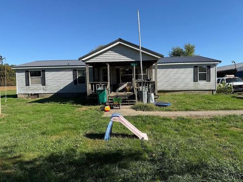 Photo of 206 Bingaman Lane, Mt Orab, OH 45154 (MLS # 1857500)