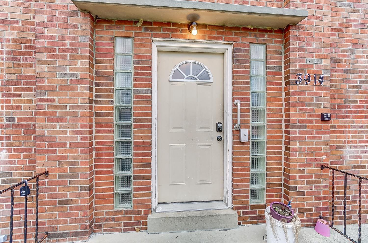 3914 E Gatewood Lane