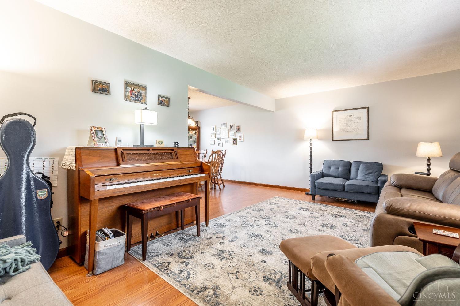 6130 Lindsey Court, Middletown, Ohio image 8