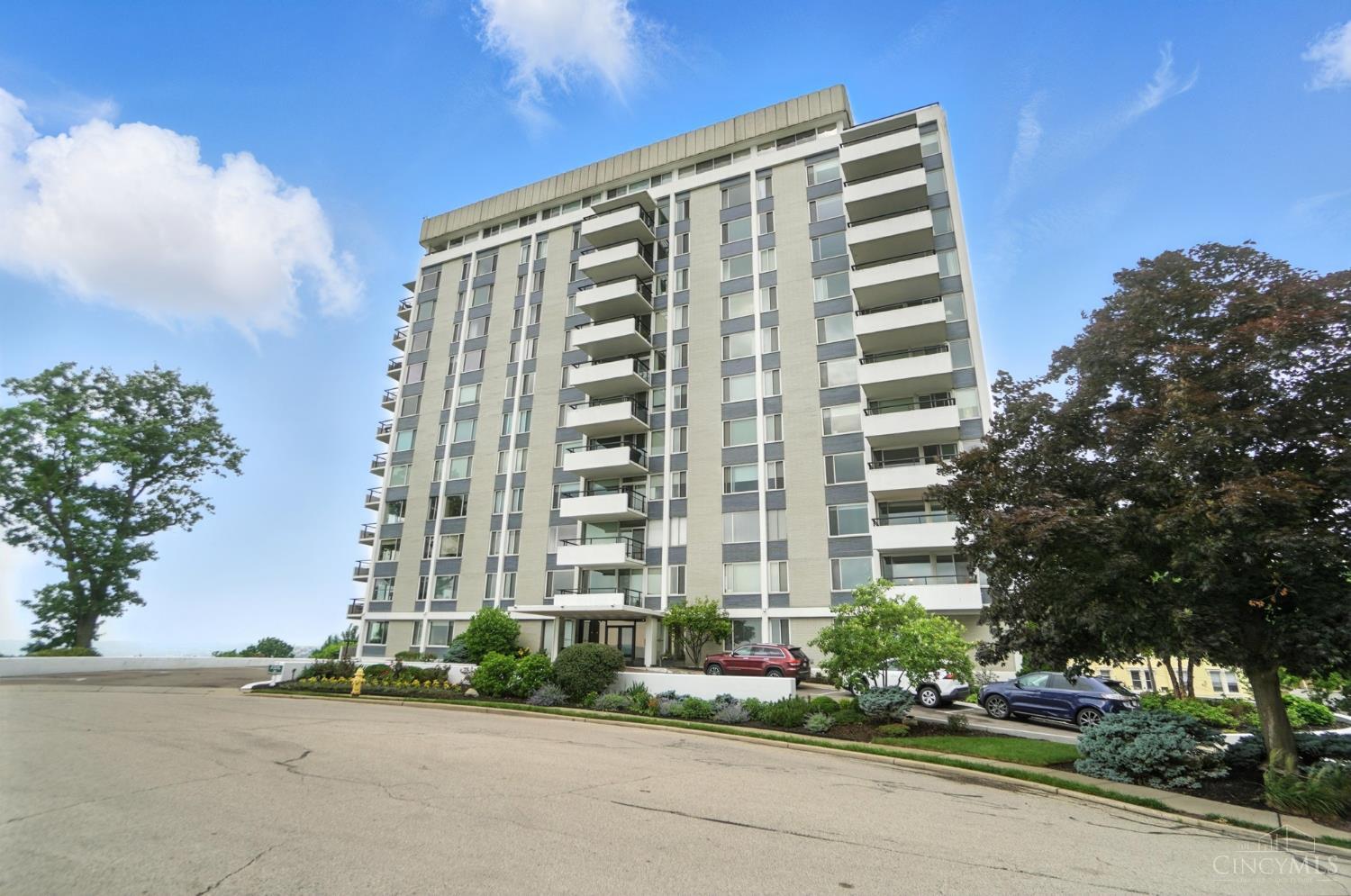 2401 Ingleside Avenue 8D